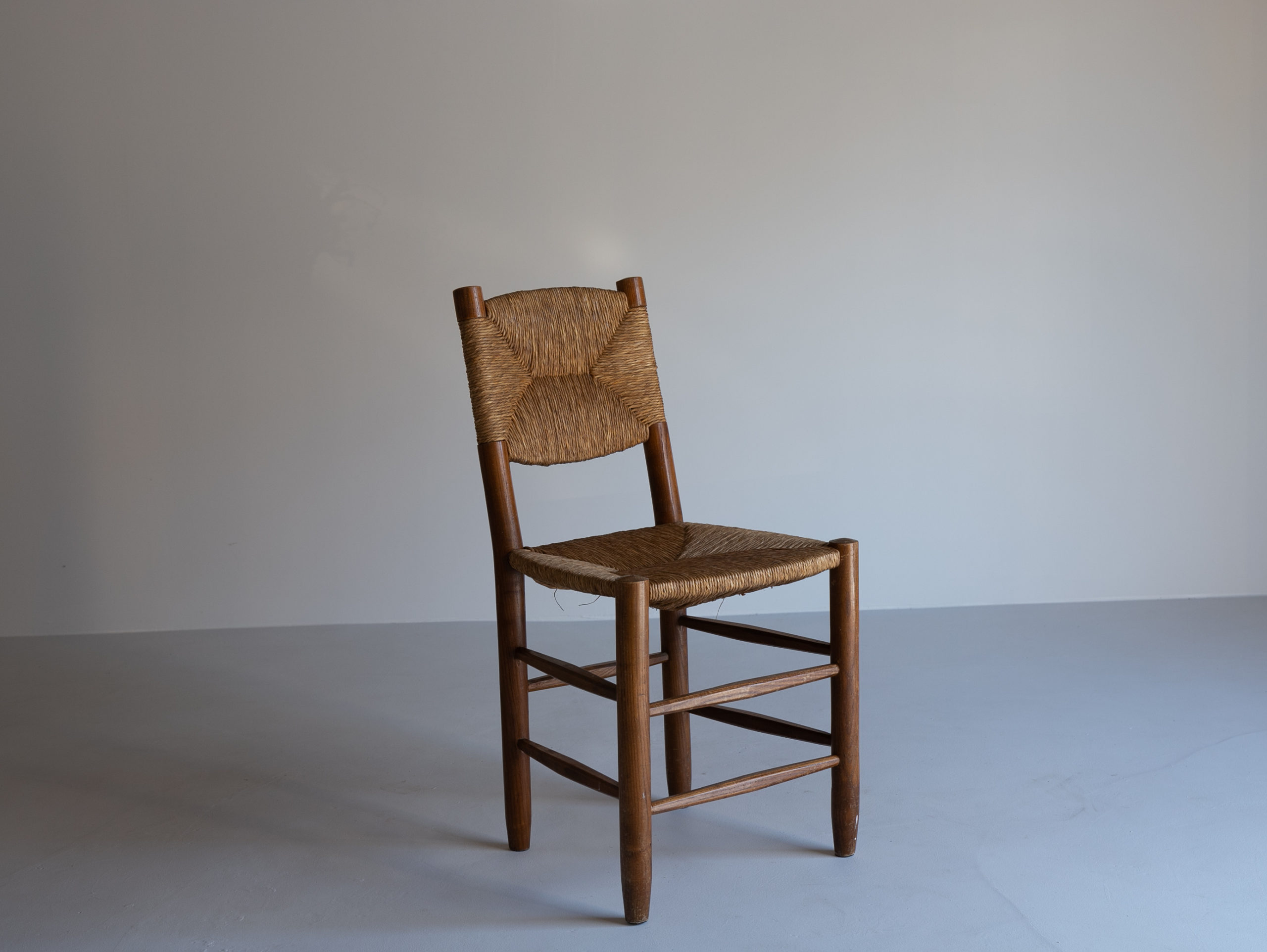 n°19 ‘Bauche’ Chair by Charlotte Perriand
