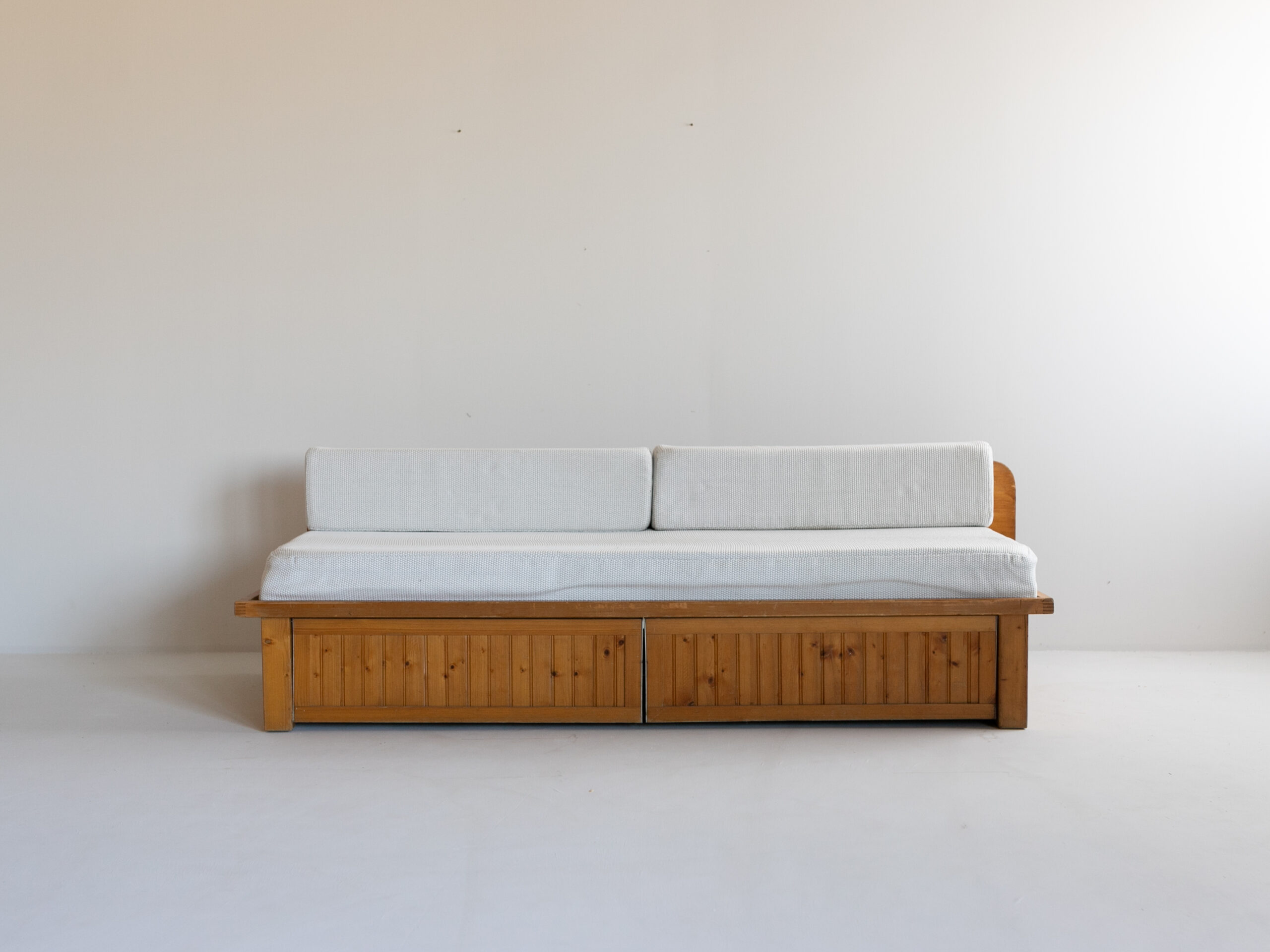 Day bed for Les Arcs by Charlotte Perriand
